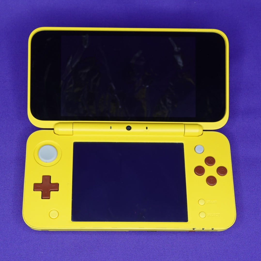 New Nintendo 2DS XL // Pikachu Edition