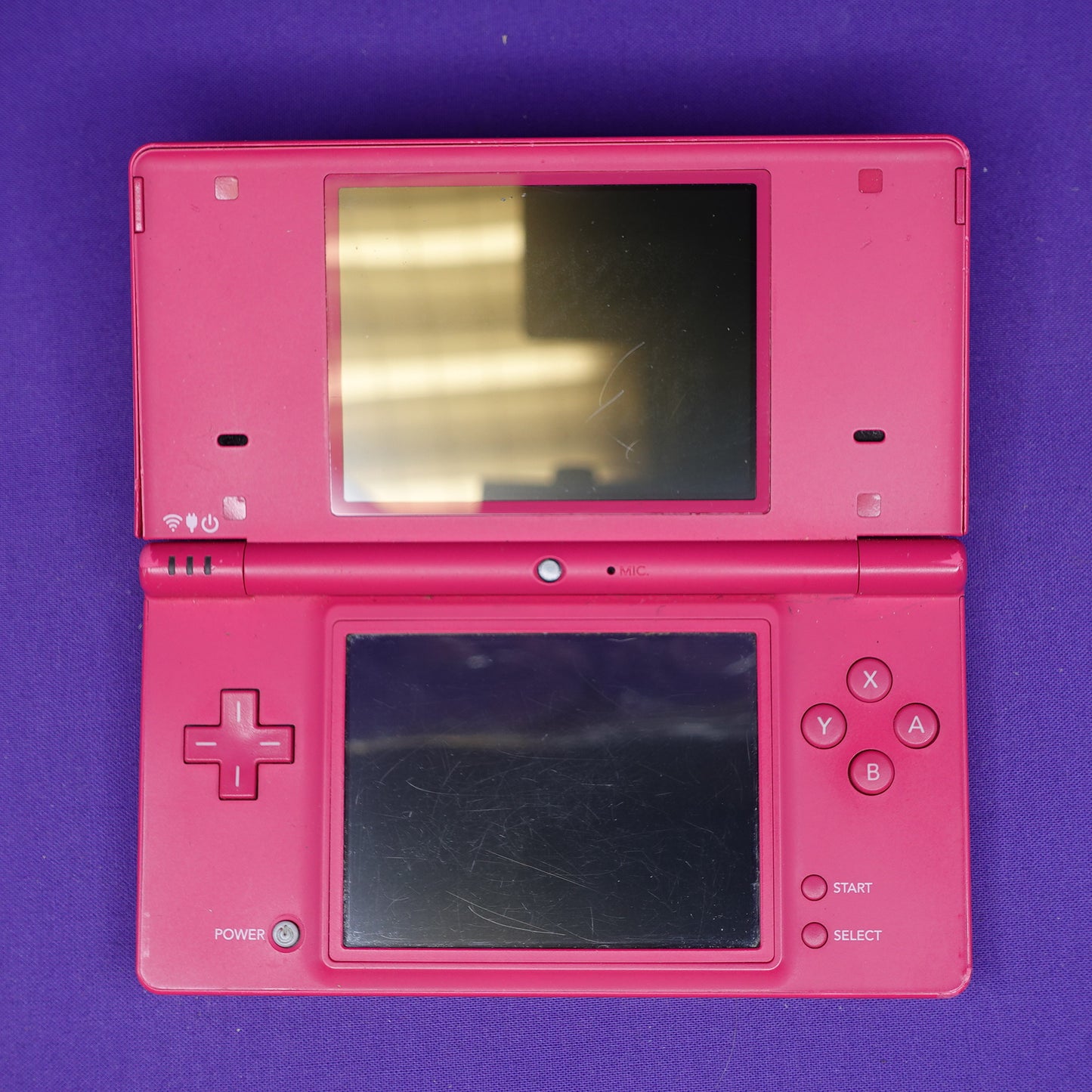 Nintendo DSi // pink