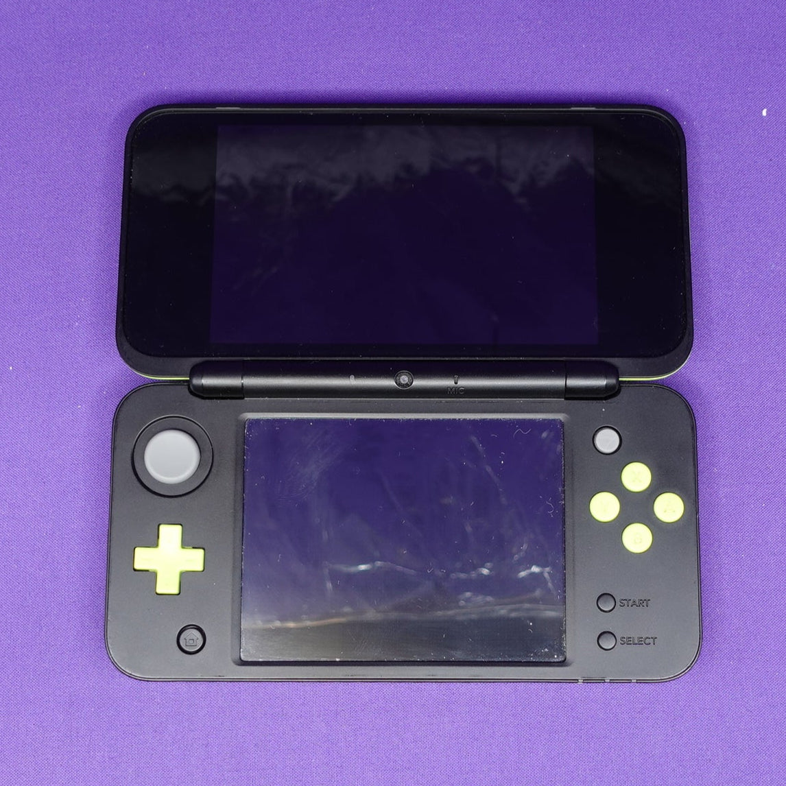 New Nintendo 2DS XL // Schwarz/Grün